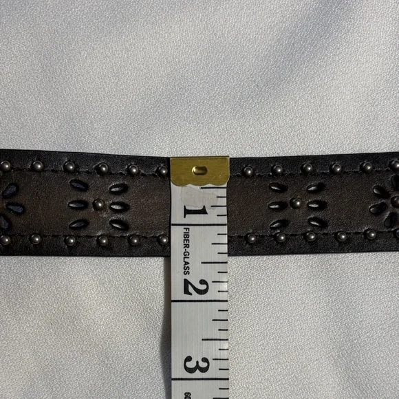 Elegant Vintage Black Leather Belt with Silver Buckle - Size M - Picture 7 of 8